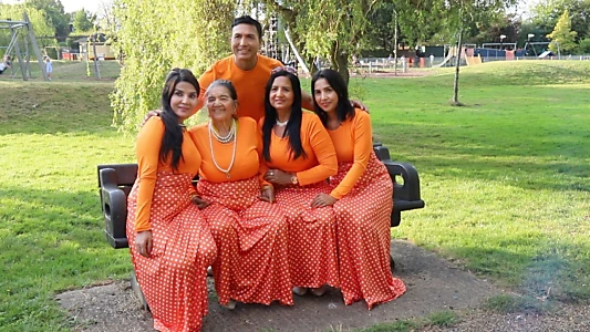 Watch Aama Pyari Aama Trailer