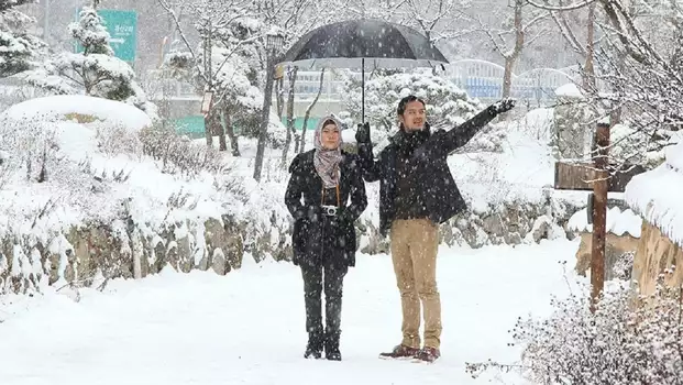Watch Jilbab Traveler: Love Sparks in Korea Trailer