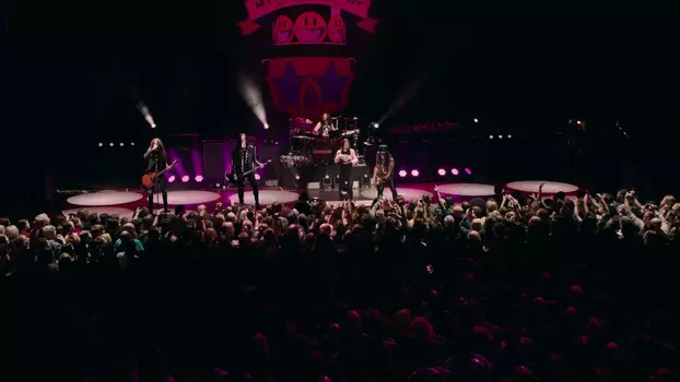 Slash featuring Myles Kennedy & The Conspirators - Living The Dream Tour