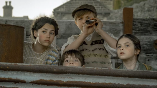 Watch The Railway Children Return Trailer