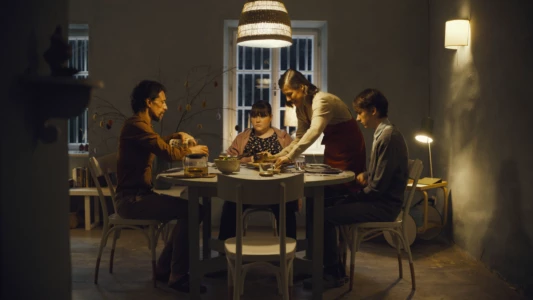 Watch Family Dinner Trailer