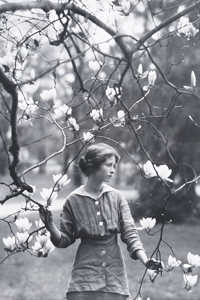 Burning Candles: The Life of Edna St. Vincent Millay